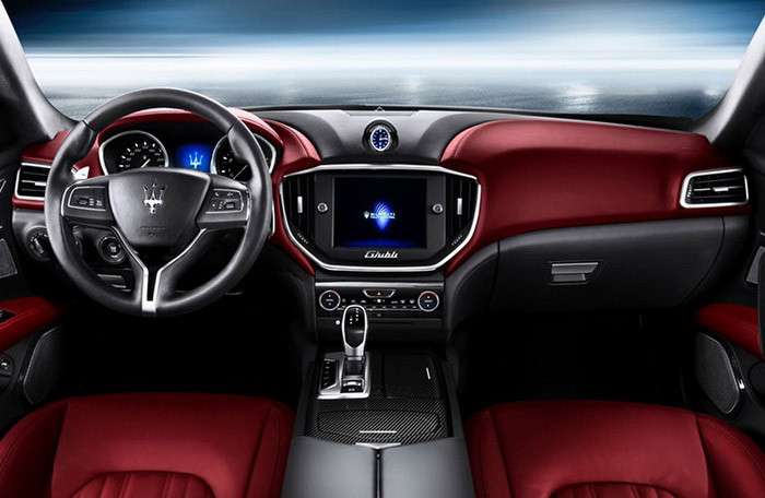 Maserati Ghibli: страсть, грохот, драйв