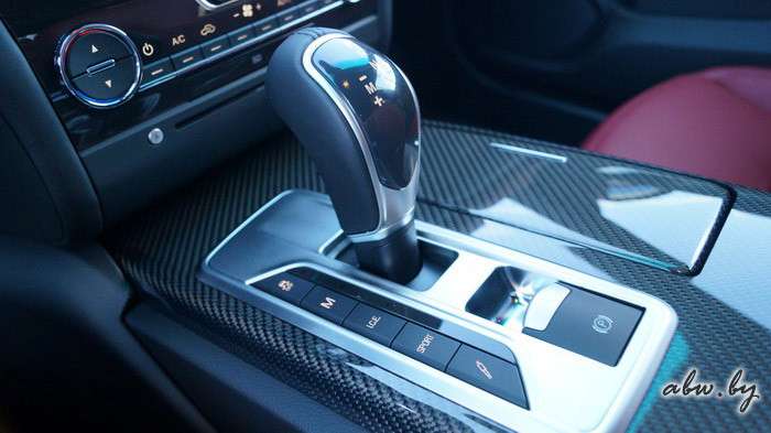 Maserati Ghibli: страсть, грохот, драйв