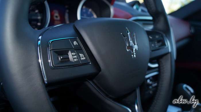 Maserati Ghibli: страсть, грохот, драйв