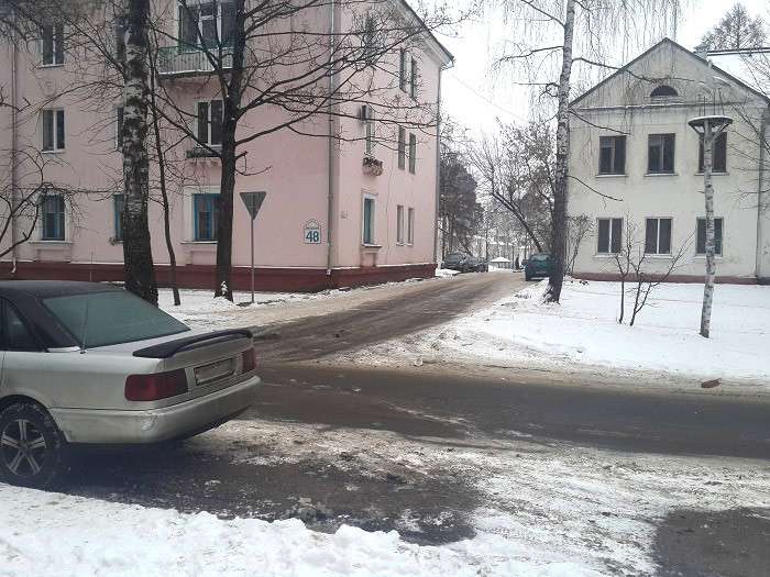 Работа над ошибками. После ДТП с участием подполковника на выездах из дворов установили знаки