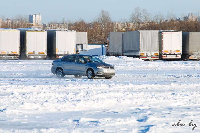 Даже на нем можно гонять. Тест-драйв VW Polo GT в формате трек-дня