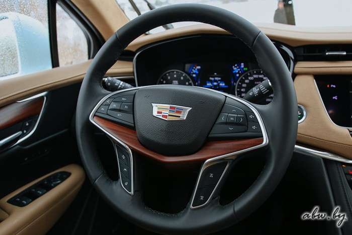 Тестируем Cadillac XT5 