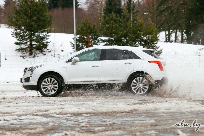 Тестируем Cadillac XT5 