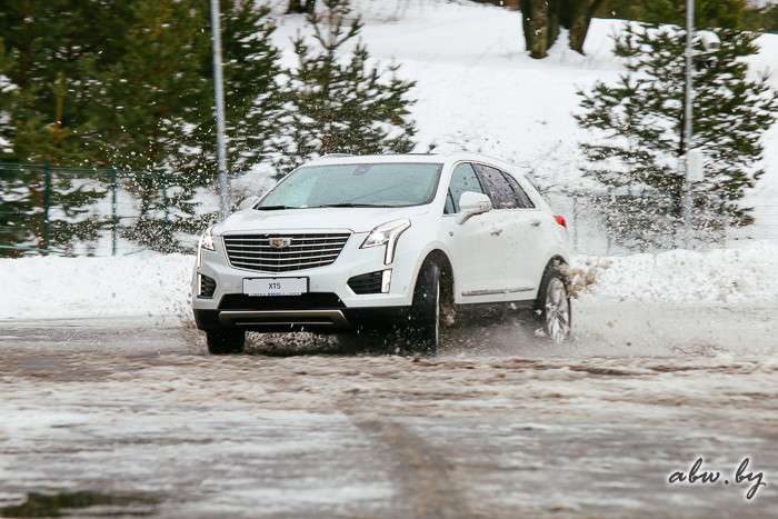 Тестируем Cadillac XT5 