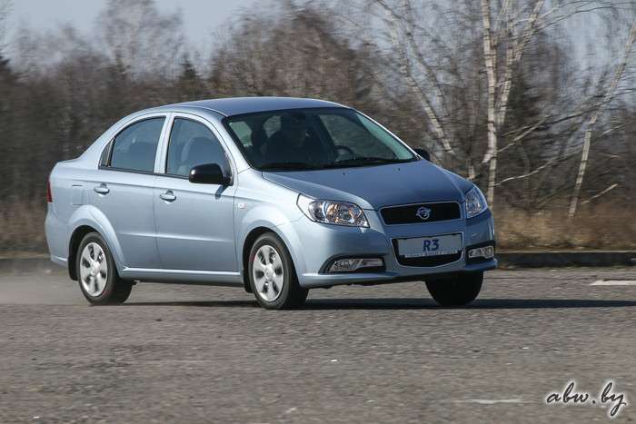 Aveo-носец. Тест-драйв одного из самых дешевых седанов на рынке Ravon Nexia R3