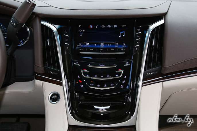 Дрифт, драг и 4 цилиндра... Тест-драйв Cadillac Escalade белорусской сборки