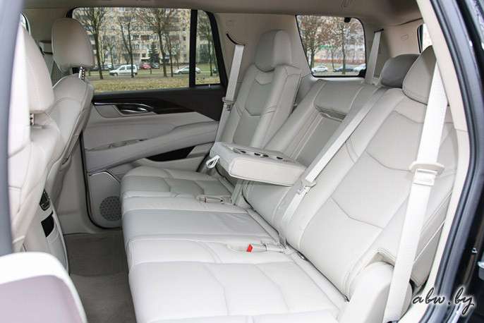 Дрифт, драг и 4 цилиндра... Тест-драйв Cadillac Escalade белорусской сборки