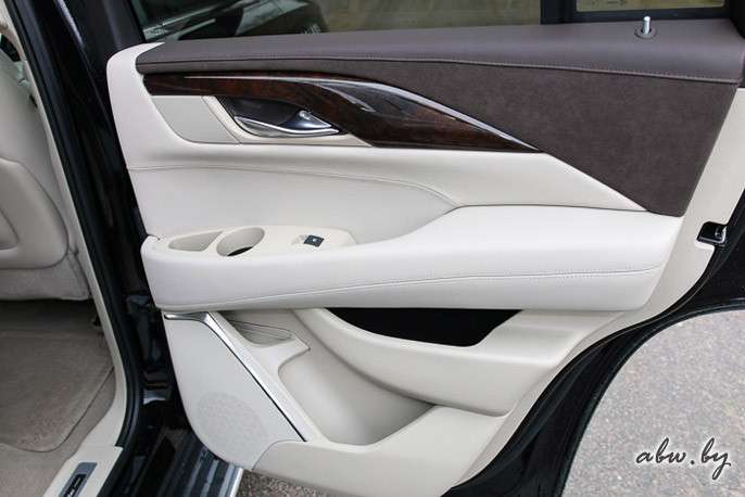 Дрифт, драг и 4 цилиндра... Тест-драйв Cadillac Escalade белорусской сборки