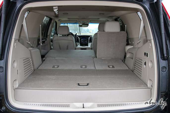 Дрифт, драг и 4 цилиндра... Тест-драйв Cadillac Escalade белорусской сборки