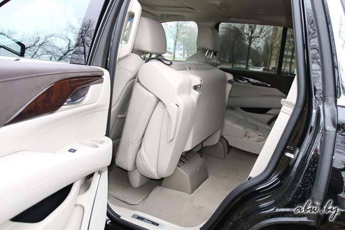 Дрифт, драг и 4 цилиндра... Тест-драйв Cadillac Escalade белорусской сборки