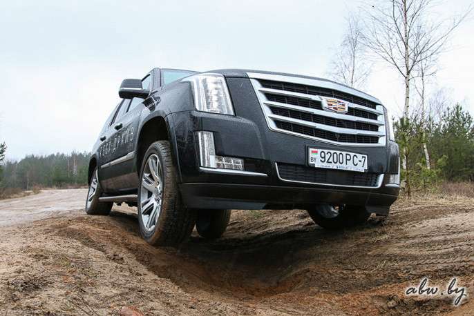 Дрифт, драг и 4 цилиндра... Тест-драйв Cadillac Escalade белорусской сборки