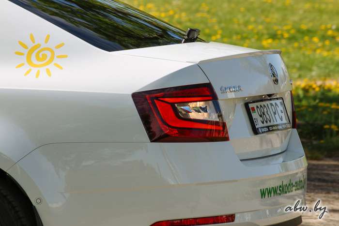 Есть повод для радости? Первый белорусский тест-драйв Skoda Octavia, которую ругают за фары в стиле Mercedes