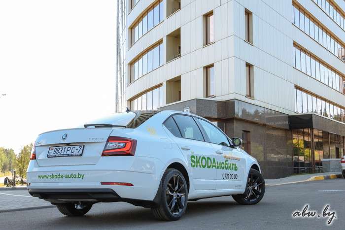 Есть повод для радости? Первый белорусский тест-драйв Skoda Octavia, которую ругают за фары в стиле Mercedes