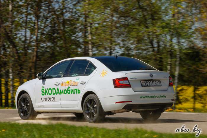 Есть повод для радости? Первый белорусский тест-драйв Skoda Octavia, которую ругают за фары в стиле Mercedes