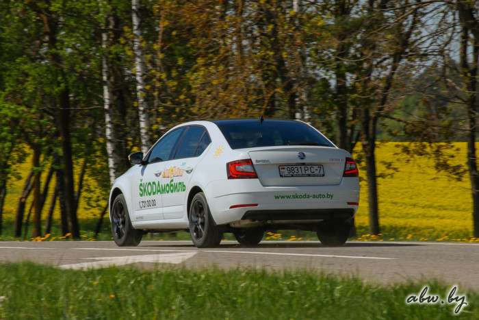Есть повод для радости? Первый белорусский тест-драйв Skoda Octavia, которую ругают за фары в стиле Mercedes