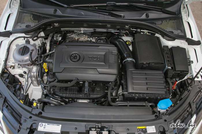 Есть повод для радости? Первый белорусский тест-драйв Skoda Octavia, которую ругают за фары в стиле Mercedes