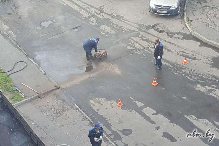 Укладка чайником, или Как гомельчанка боролась за ровные дороги во дворе
