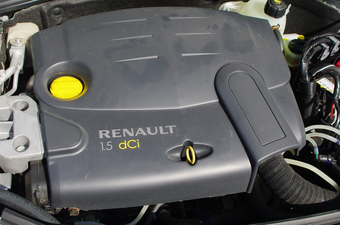 Купить двигатель рено к9к. Крышка двигателя Рено Меган 2 1.5 дизель. Крышка двигателя Рено Кангу 2 1.5 дизель. Renault 1,5 дизель. Двигатель Renault 1.5 дизель.