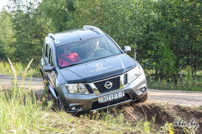 Отрываем колеса: внедорожный тест-драйв кроссоверов Nissan