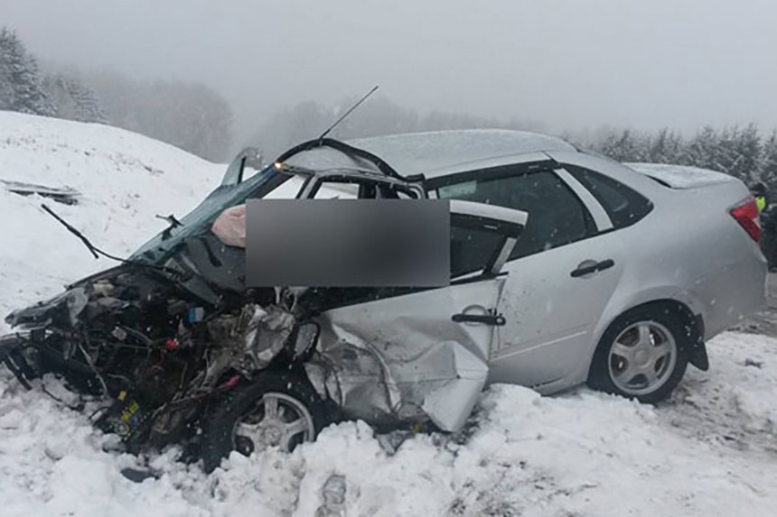 Водитель легкового автомобиля погиб в лобовом ДТП под Чериковом (обновлено)