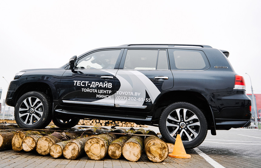 Три рецепта честного внедорожника от Toyota