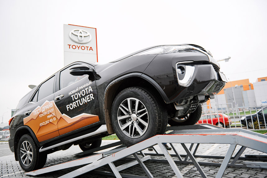 Три рецепта честного внедорожника от Toyota