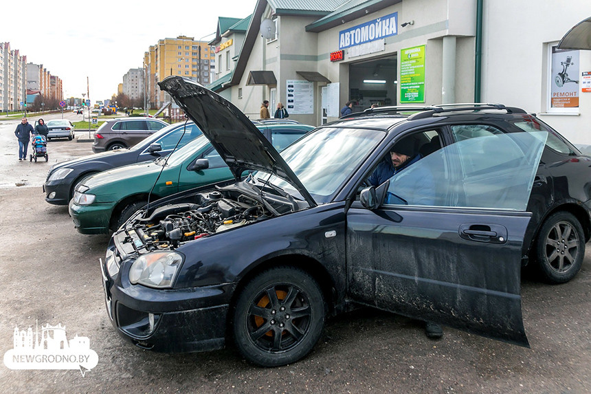В Гродно на одной из заправок автомобилистам по ошибке заливали дизтопливо вместо бензина