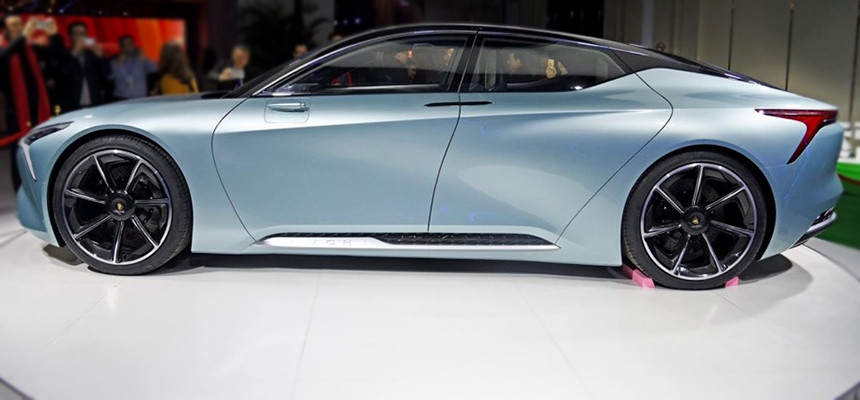 Tesla нервно курит. Китайцы представили новый электрокар с запасом хода 700 км