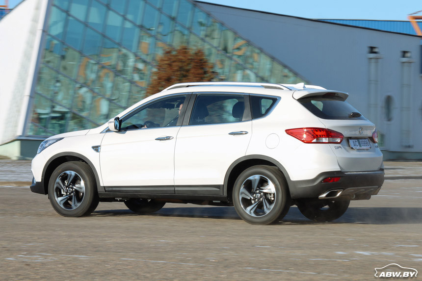 Dongfeng AX7: 