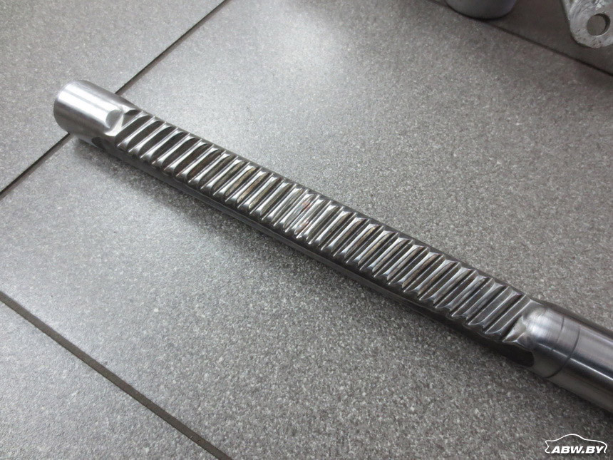 На что обратить внимание при покупке рулевой рейки?