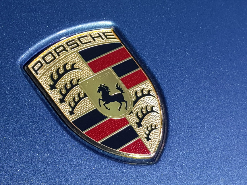 ВДНХ, а не машина: в Минске презентовали новый Porsche Cayenne