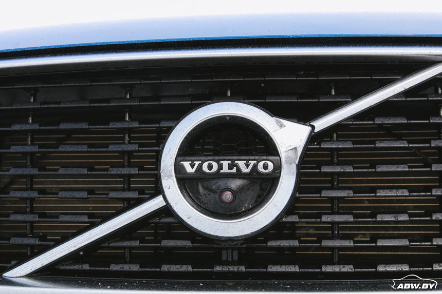 Volvo XC60: мини-флагман с макси-возможностями