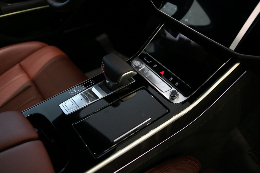 Великолепие: новая Audi A8 представлена в Минске