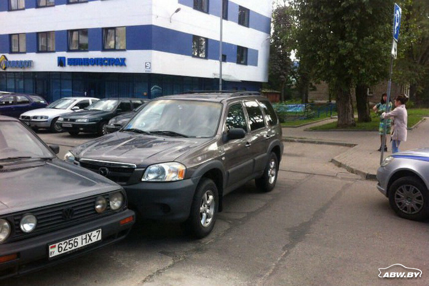 Спаси бог наших детей от таких взрослых. Мы проверили, каково это - сидеть в закрытой машине