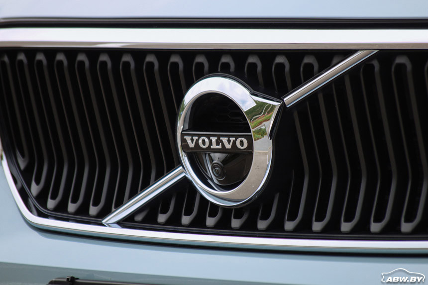 Главное - нащёлкать. Тест-драйв Volvo XC40, который не спутаешь ни с кем