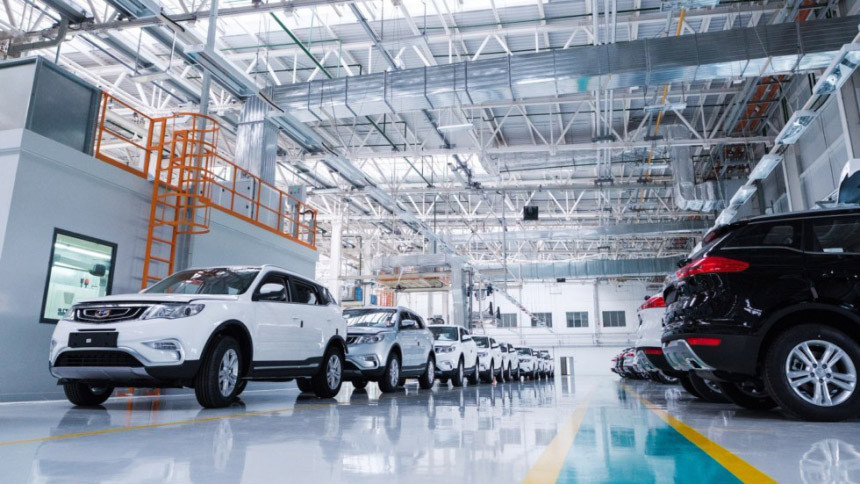 Упс! Geely Atlas в России дешевле на две тысячи долларов. Почему?