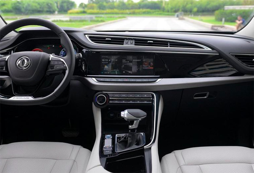 В Китае состоялась официальная премьера прямого конкурента Geely Atlas