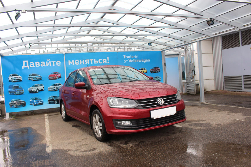 Проверяем на себе. Кому быстрее и выгоднее продать машину: