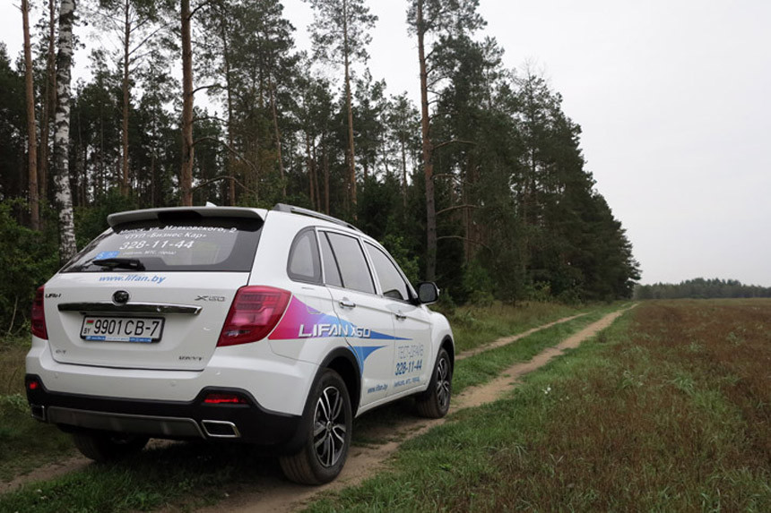 Показываем, что может переднеприводный кроссовер за городом