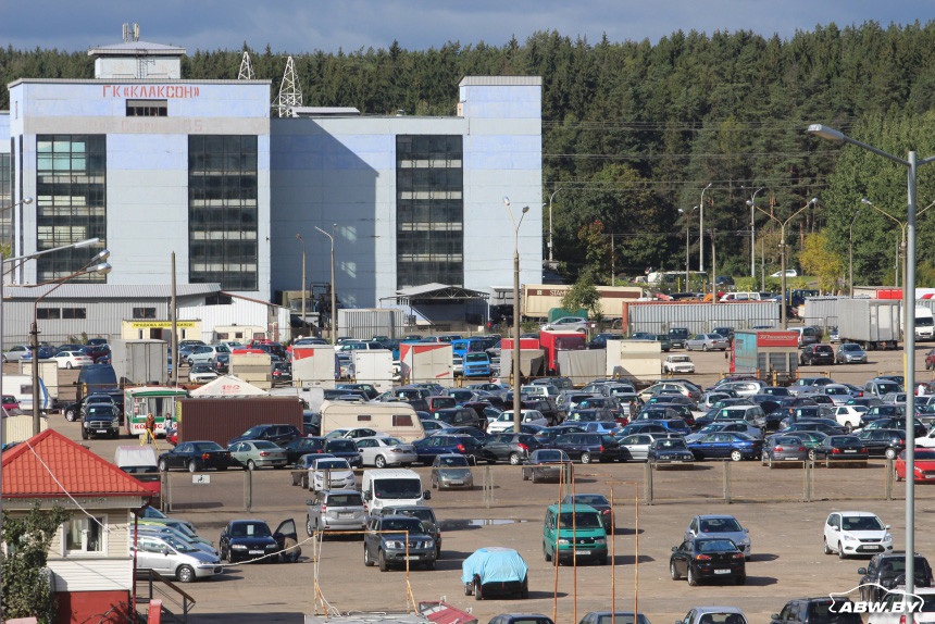 Малиновка авторынок. Авторынок Малиновка в Минске. Авторынок Ждановичи. Борисовский авторынок Калининград. Фото Минского авторынка в 2000 году.