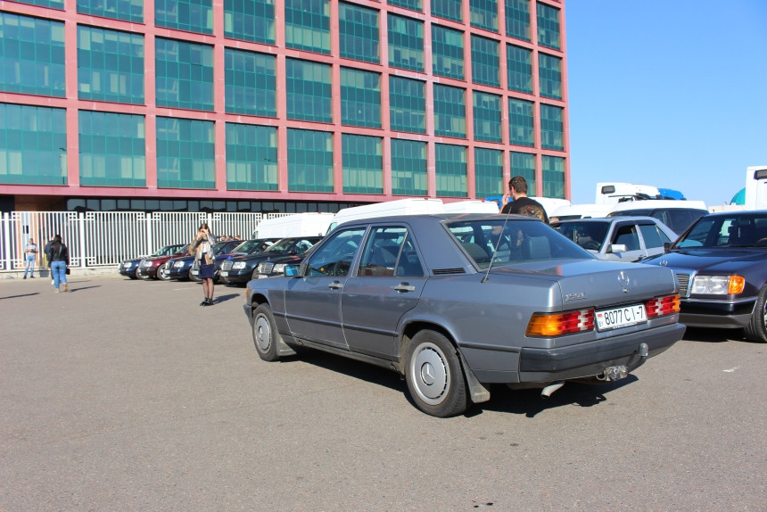 Сделанный на века. В Минске прошел слет владельцев легендарного Mercedes-Benz W124, куда мы приехали на W201