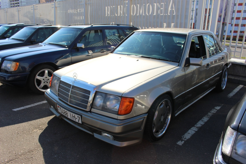 Сделанный на века. В Минске прошел слет владельцев легендарного Mercedes-Benz W124, куда мы приехали на W201