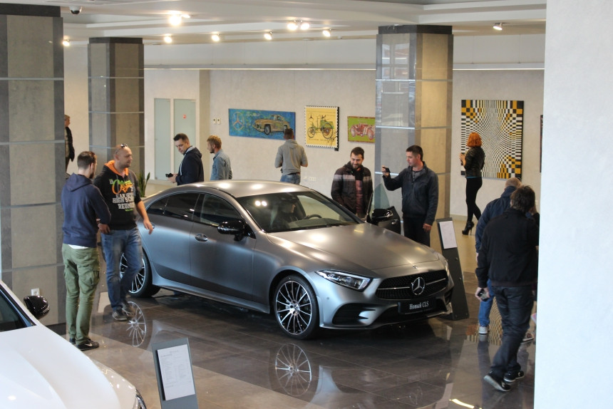 Сделанный на века. В Минске прошел слет владельцев легендарного Mercedes-Benz W124, куда мы приехали на W201