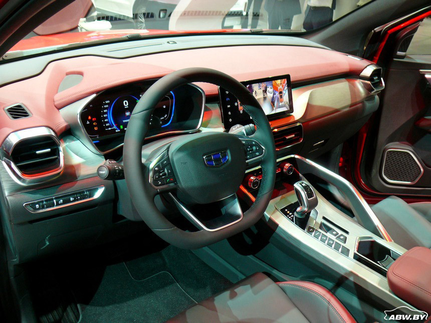 Geely раскрыла цены на свой самый компактный кроссовер, который появится и на рынке Таможенного союза