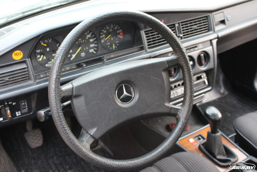 Baby-Benz. Часть 2. Тест-драйв и осмотр на подъемнике Mercedes-Benz 190E за $2200