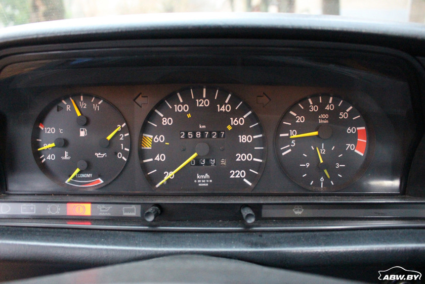 Baby-Benz. Часть 2. Тест-драйв и осмотр на подъемнике Mercedes-Benz 190E за $2200
