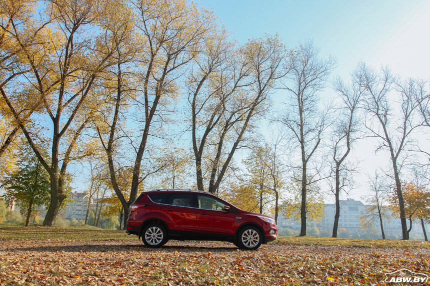 Гнать или не гнать: топовый Ford Escape вместо Geely Atlas?