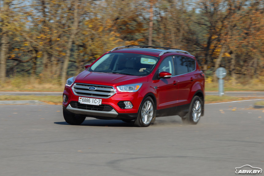 Гнать или не гнать: топовый Ford Escape вместо Geely Atlas?