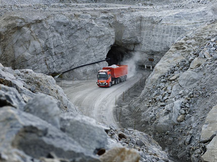 Volvo Trucks предоставляет автономное транспортное решение для компании Brønnøy Kalk AS