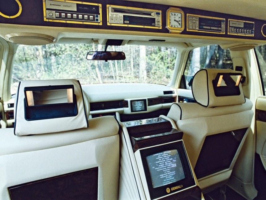 600-й? Нет, 1000-й! История самых роскошных Mercedes-Benz 80-х годов